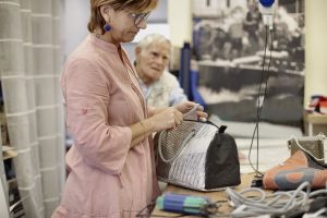 How to Source a Women’s Handbag Collection: A Buyer’s Guide